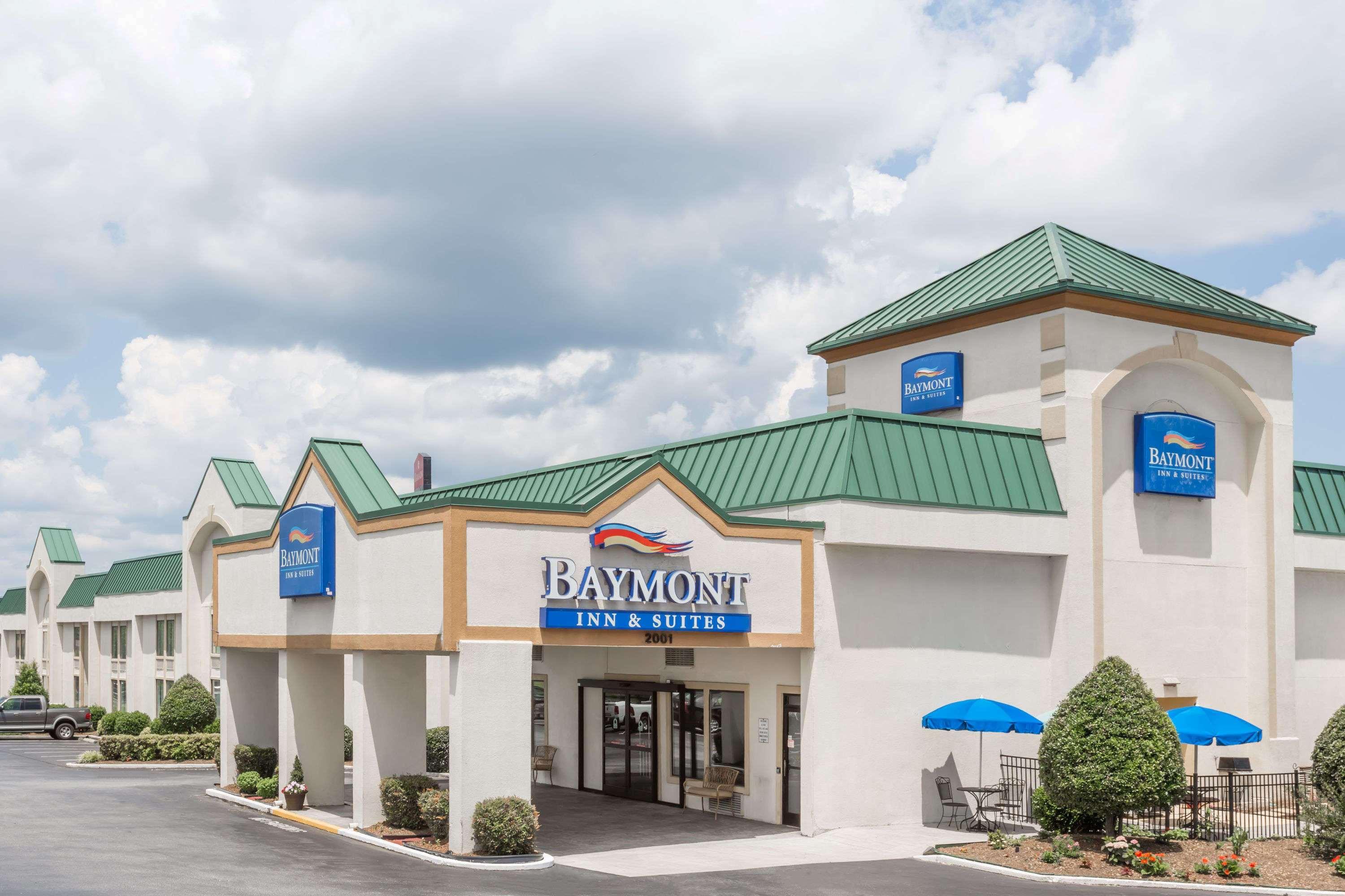 Baymont By Wyndham Greensboro/Coliseum Экстерьер фото