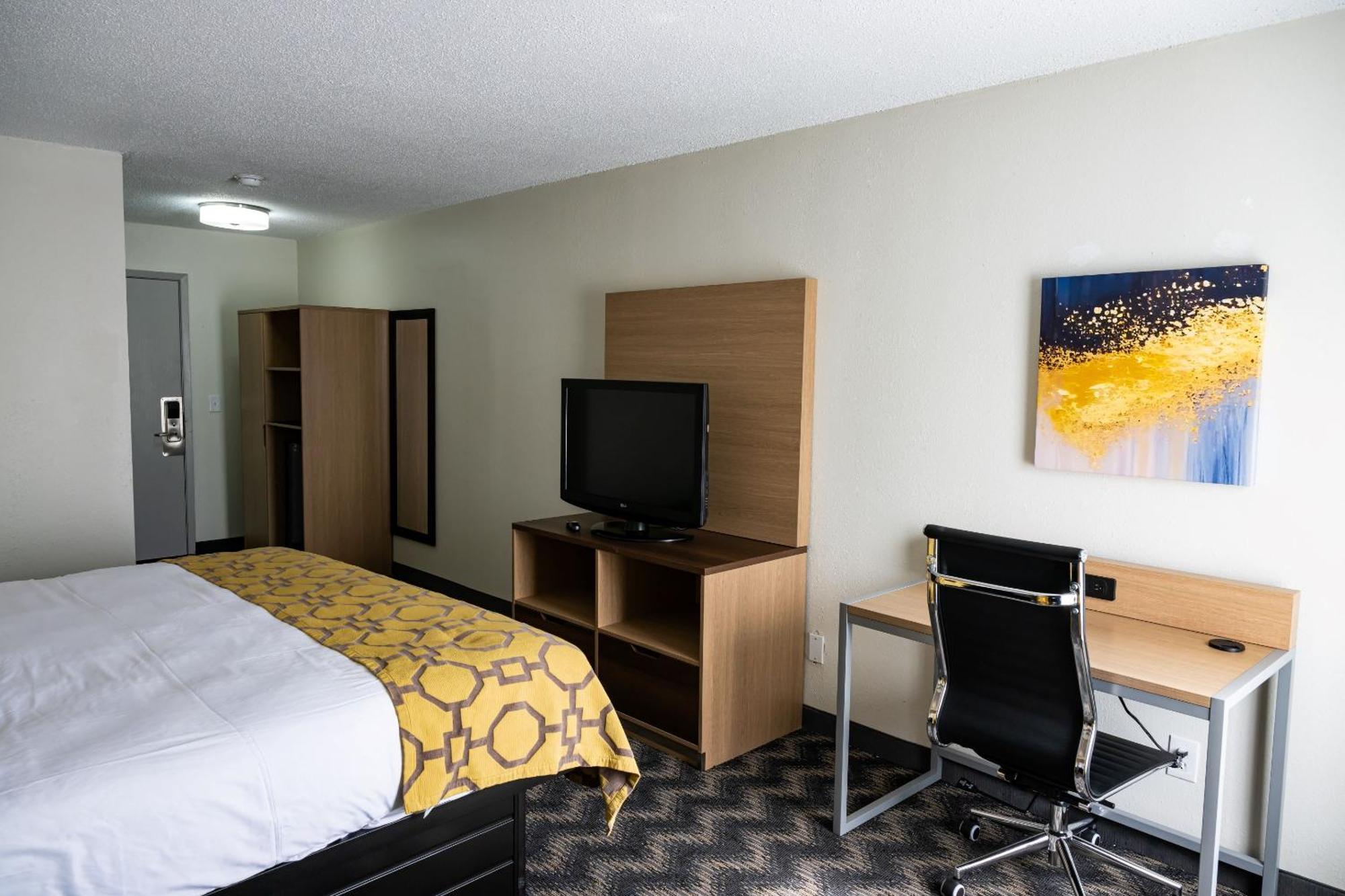 Baymont By Wyndham Greensboro/Coliseum Экстерьер фото